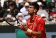 VIDEO Djokovič nápisom na kameru rozvíril na Roland Garros emócie: V Srbsku sa obávajú diskvalifikácie