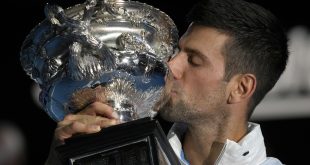 VIDEO Djokovič sa po triumfe neubránil slzám: Najcennejšia trofej v kariére