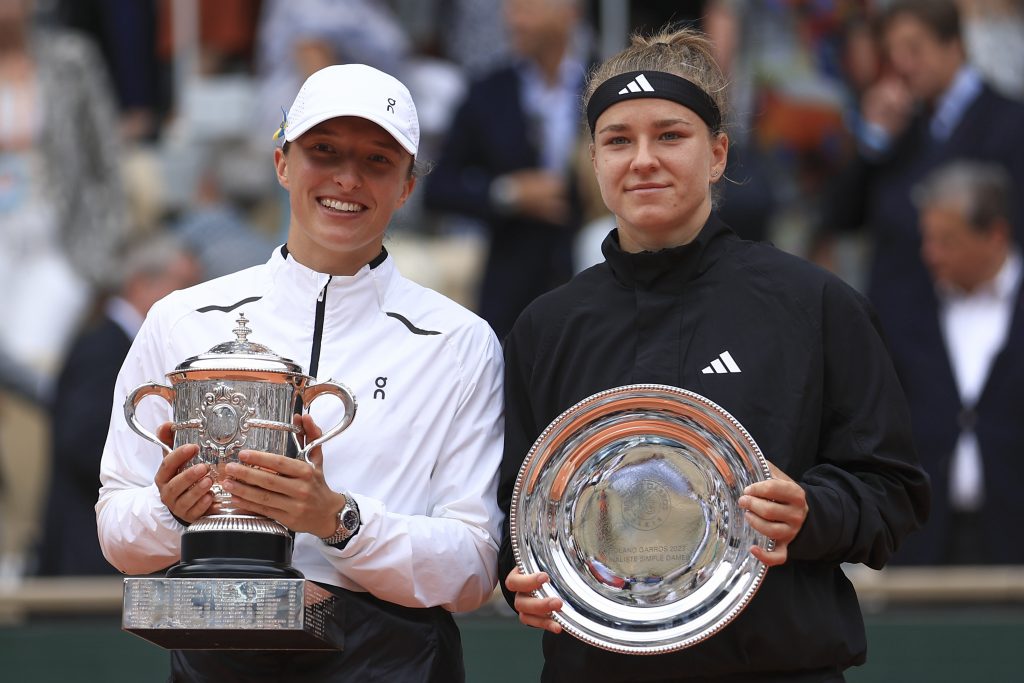 Karolína Muchová, Iga Swiateková, Trofeje, Roland Garros 2023