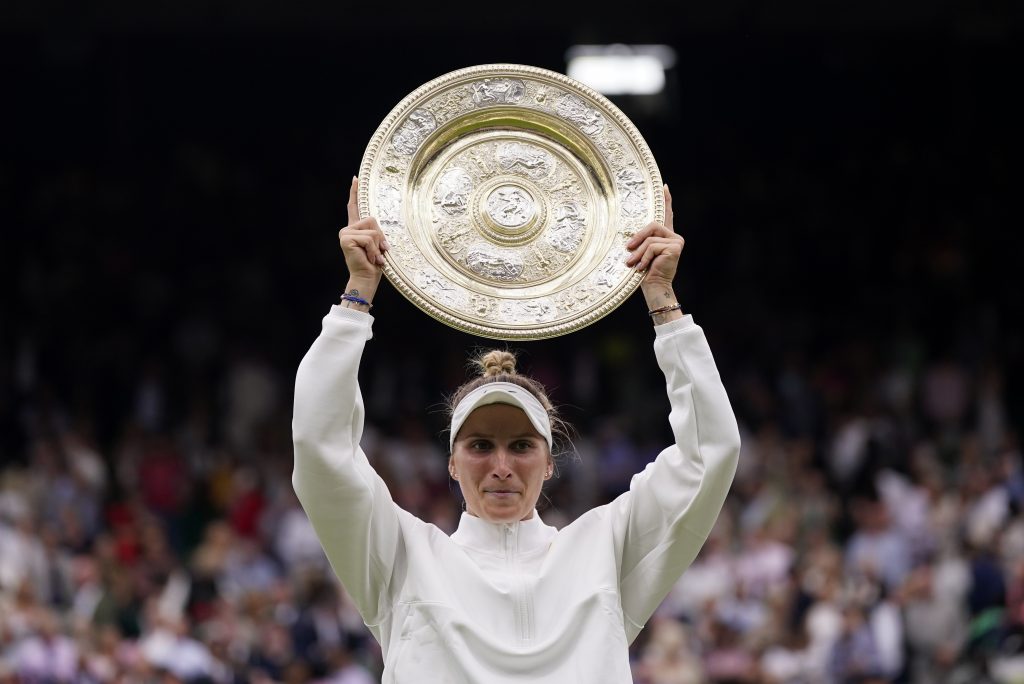 Markéta Vondroušová, Trofej, Wimbledon 2023