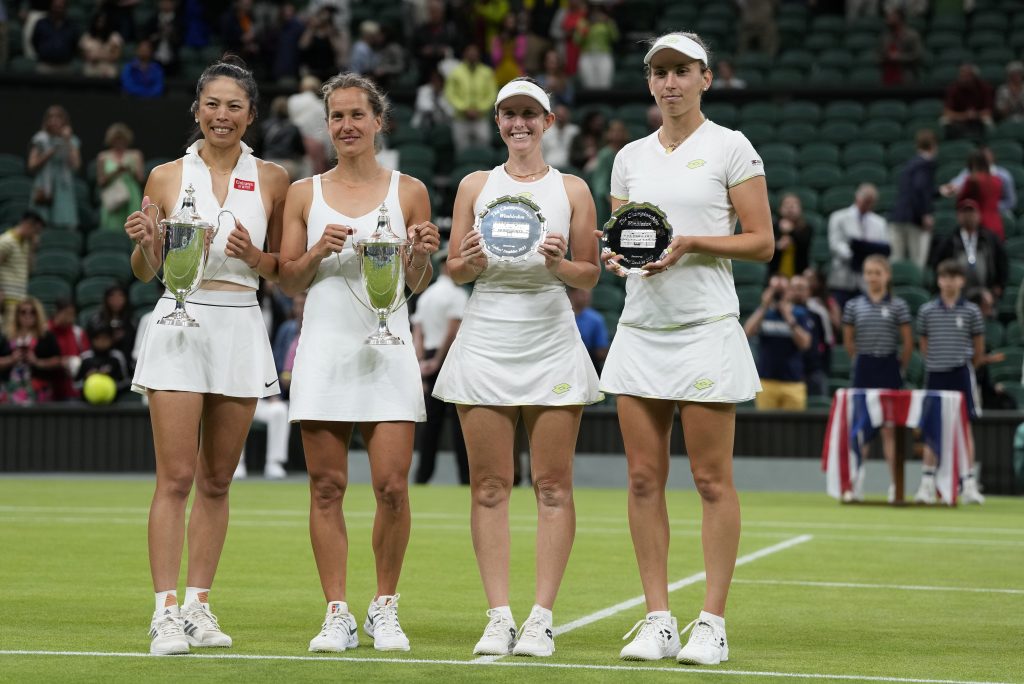 Hsieh Su-Wej, Barbora Strýcová, Wimbledon 2023, Štvorhra, Trofeje, Elise Mertensová, Storm Hunterová