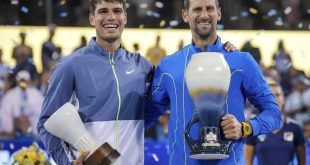 Carlos Alcaraz a Novak Djokovič po fantastickom finále na turnaji v Cincinnati 2023.