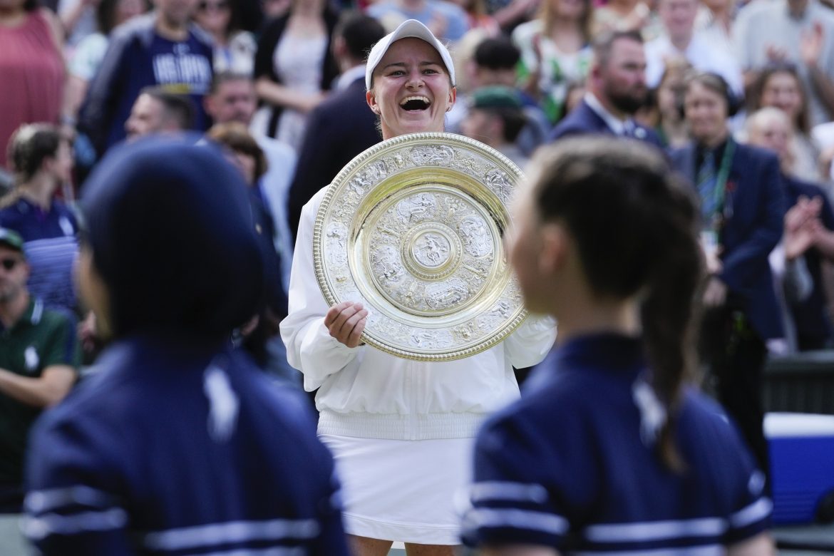 Barbora Krejčíková, Trofej, Wimbledon 2024