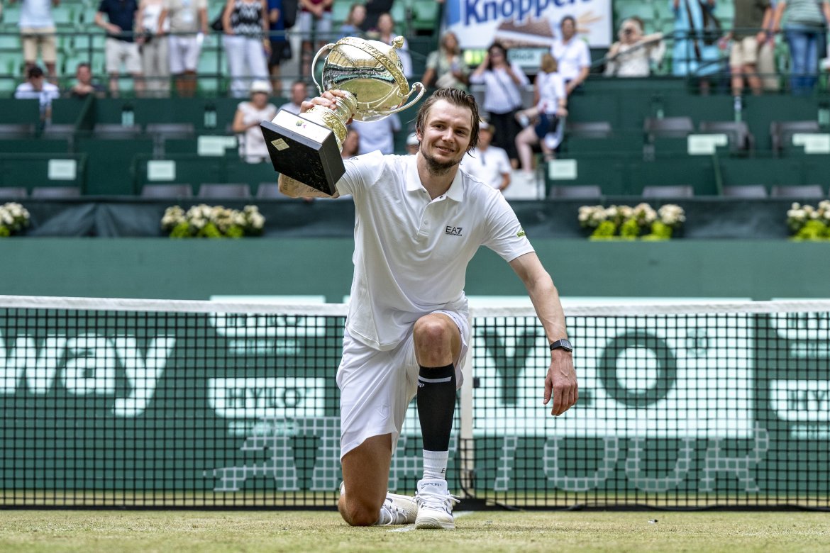 Alexander Bublik, ATP Halle, Finále, Trofej