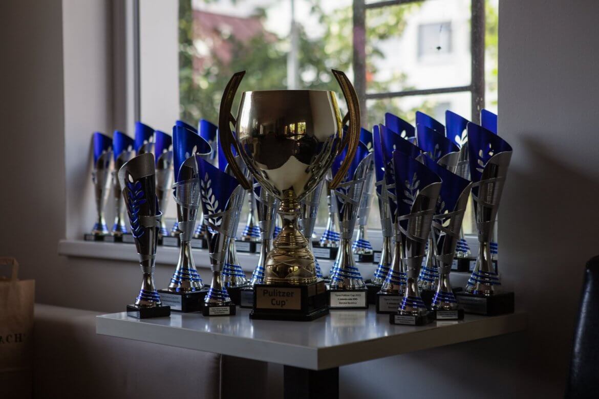 Pulitzer Cup, Trofeje, Poháre